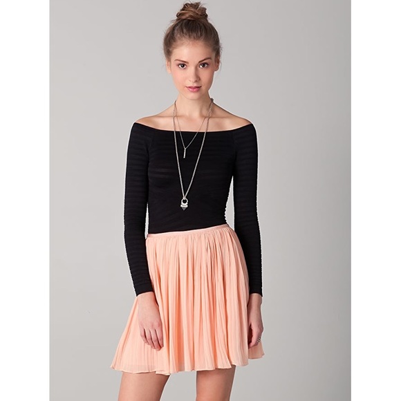 BB Dakota pleated skirt size 4 - Picture 4 of 5